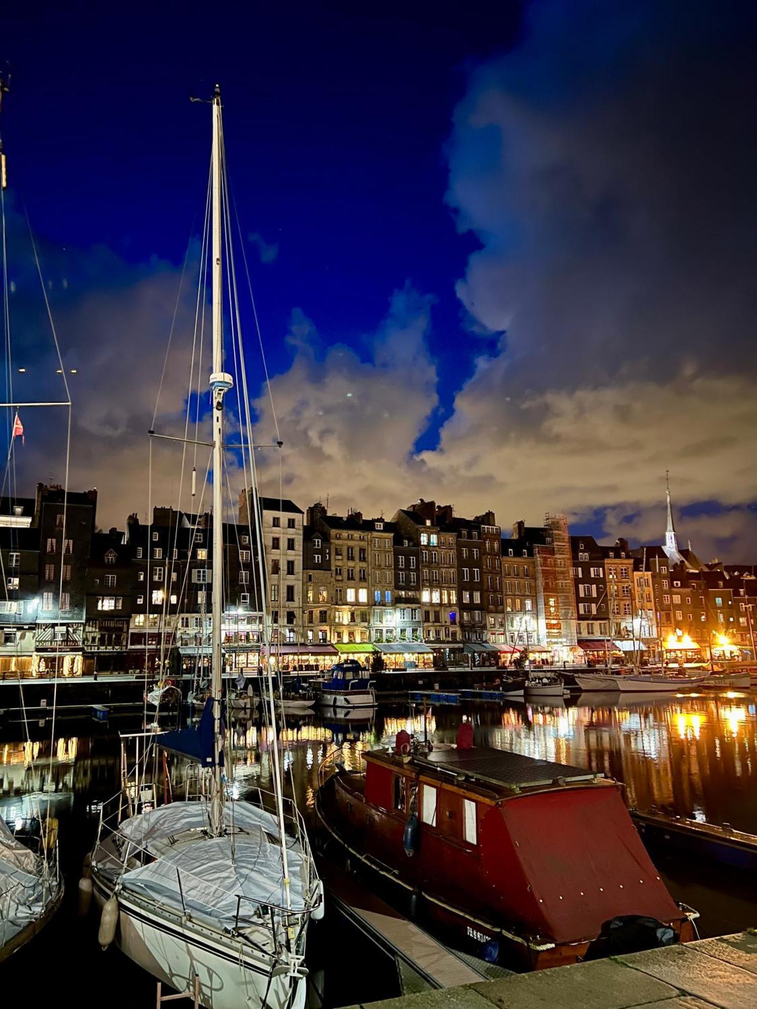 Une Pause Chez Julien, Appartement Lumineux Et Idealement Situe! Honfleur Buitenkant foto
